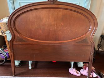 Early 1900’s queen bed