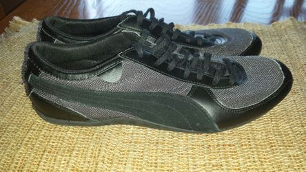 Womens Pumas size 9