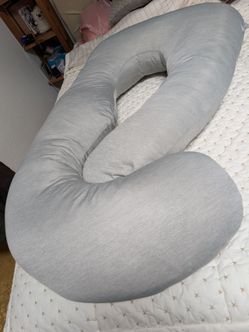 C-Shape Full Body Pregnancy Pillow Momcozy