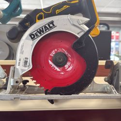 DEWALT Saw #Dcs565