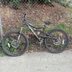 Downhill Mountain Bike Iron Horse Yakuza Aniki