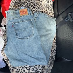 2 Pairs Of Levi’s Jean 