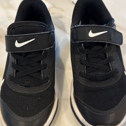 Kid Nike Sneakers Size 10.5