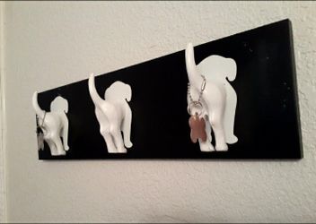 3 Dog Tail Hook Wall Plaque 