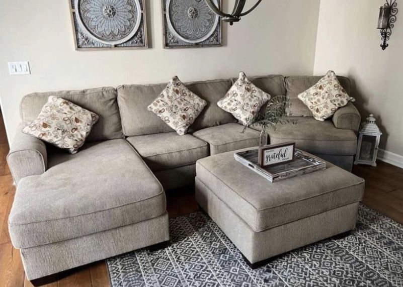 Beautiful Sectional Couch With Storage Ottoman , Free Delivery 