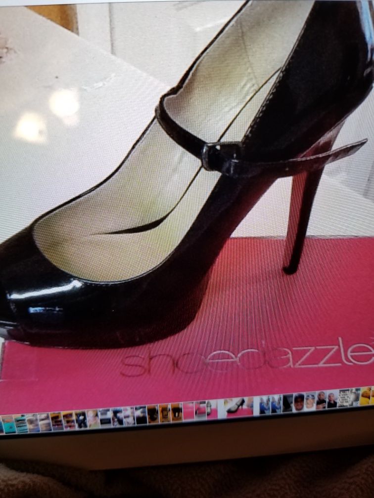 New blk pattern leather heel shoe