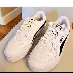 Mens Size 11 PUMA athletic Shoes