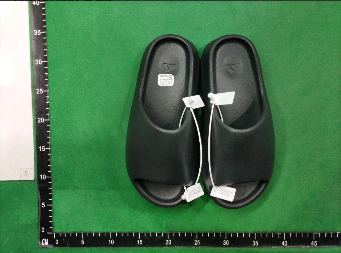 🔥 Yeezy Slides 🔥