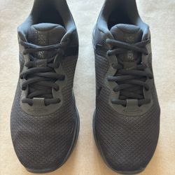 Nike Women's Revolution 6 Next Nature Running Sneakers In Black Size US 7 women