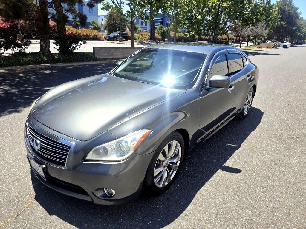 2011 Infiniti M