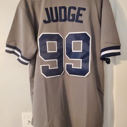aaron judge jersey large