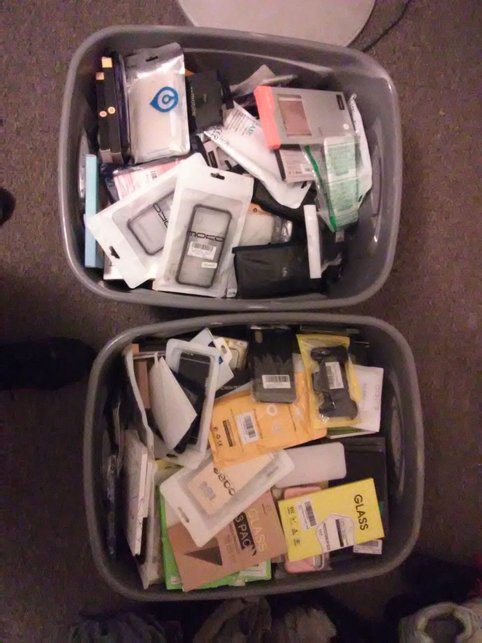 Phone cases, Otterboxes,and screen protectors (Cheap!)