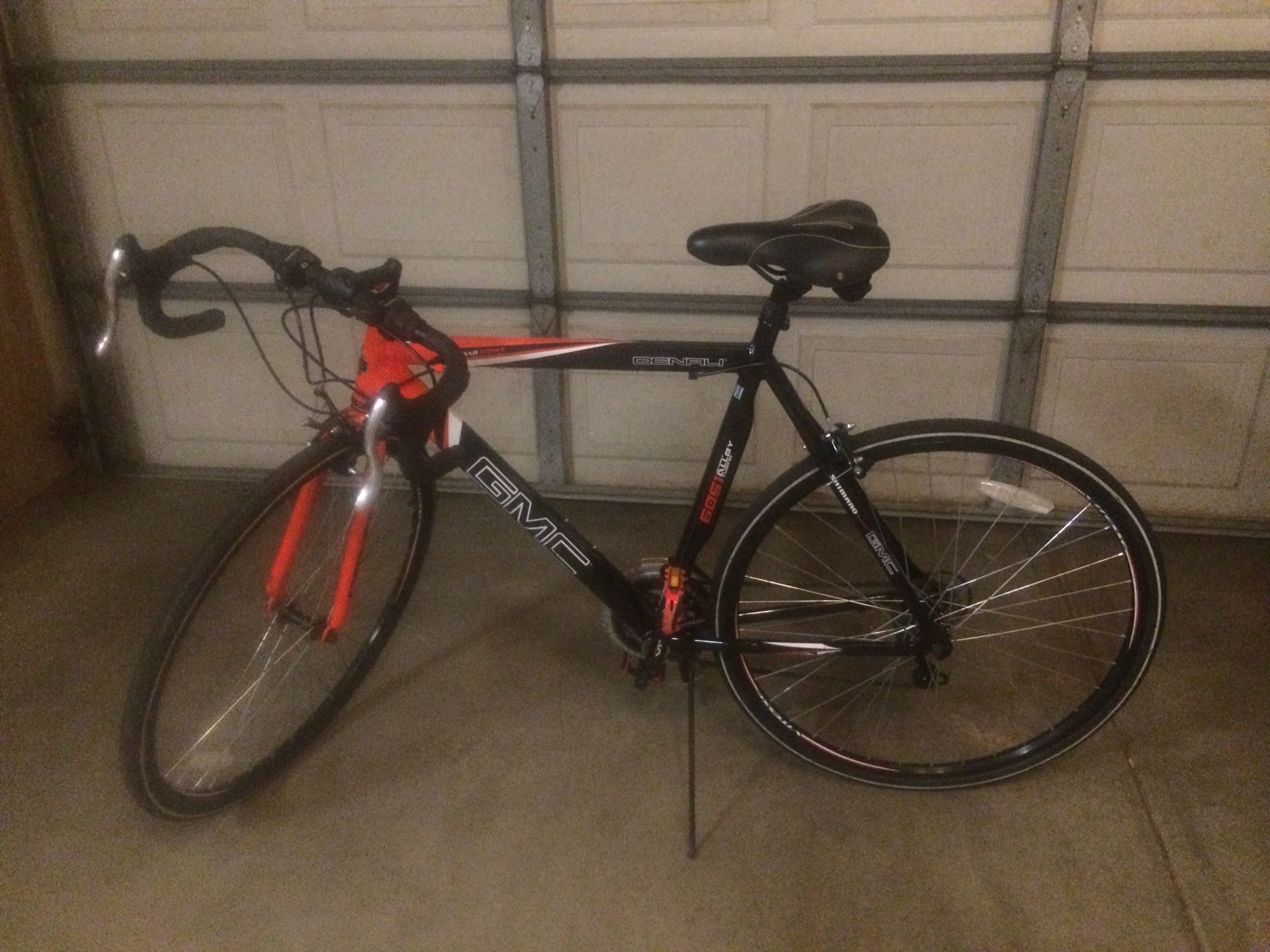 GMC Denali 6061 Road Bike