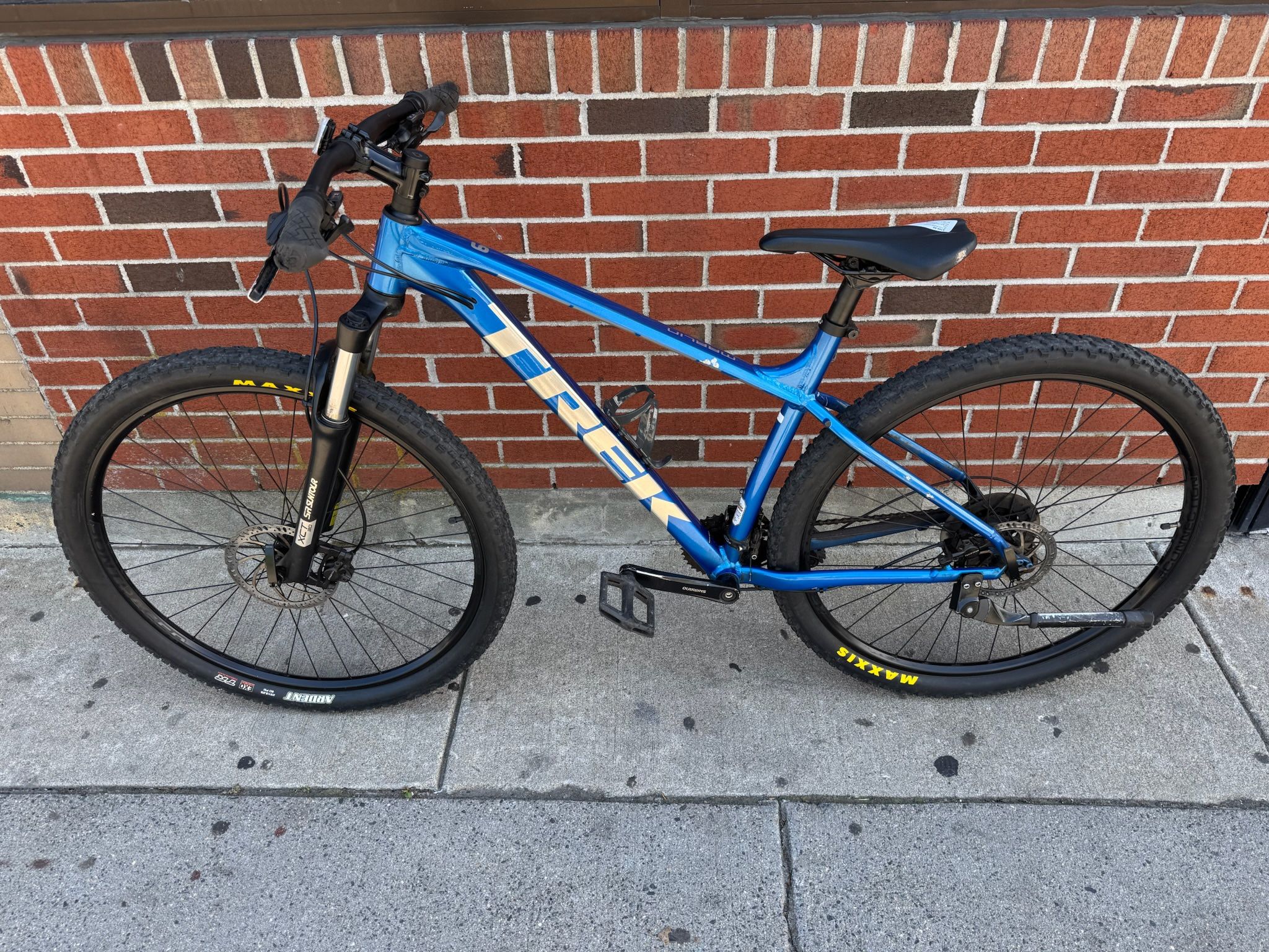Trek Marlin 6 Gen 2 Mountain Bike
