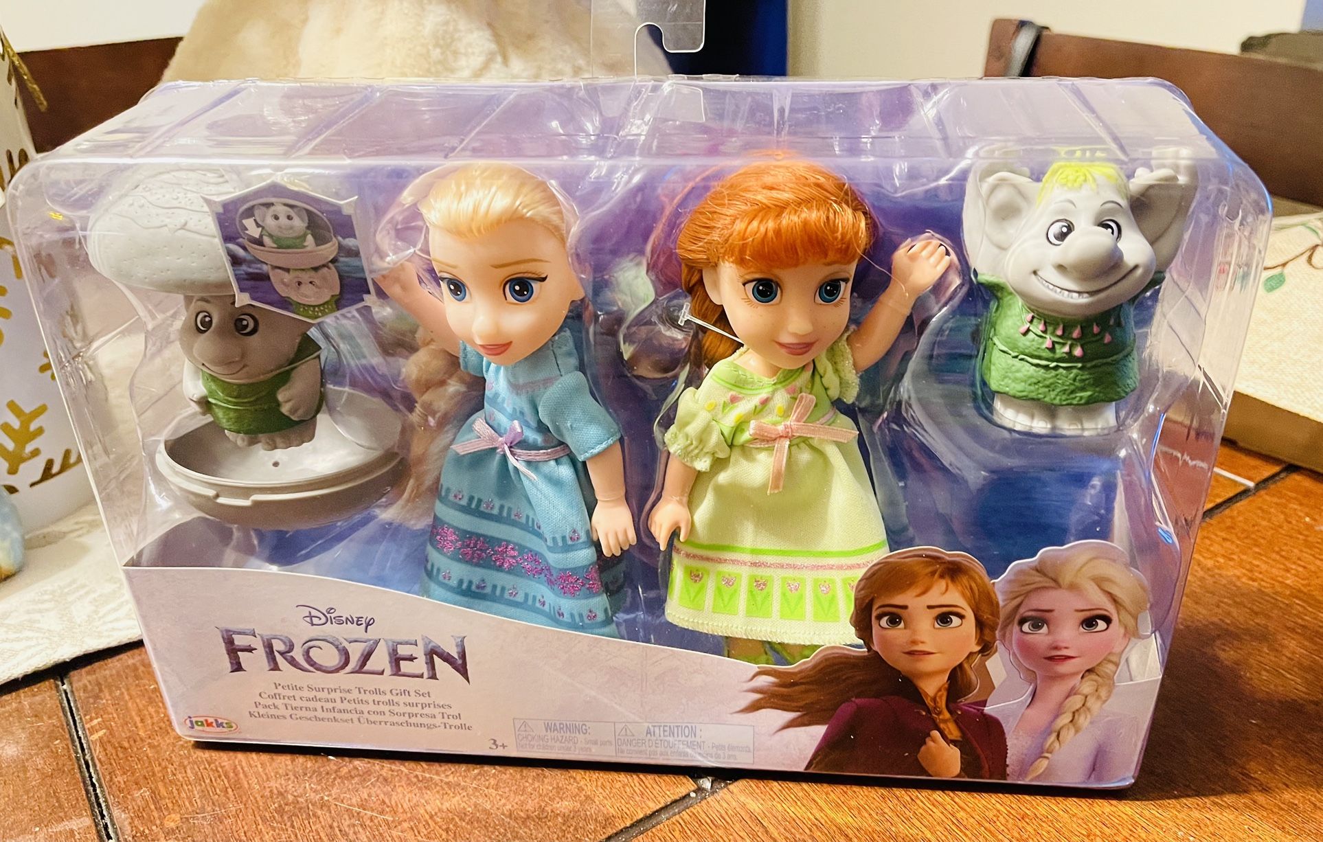 Disney Frozen Princess Anna and Elsa includes surprise Trolls-new !