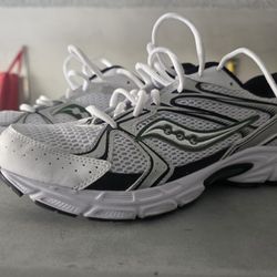 SAUCONY Ride Millennium Mens Shoes