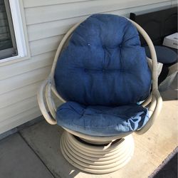 Cute Swivel/rocking Chair