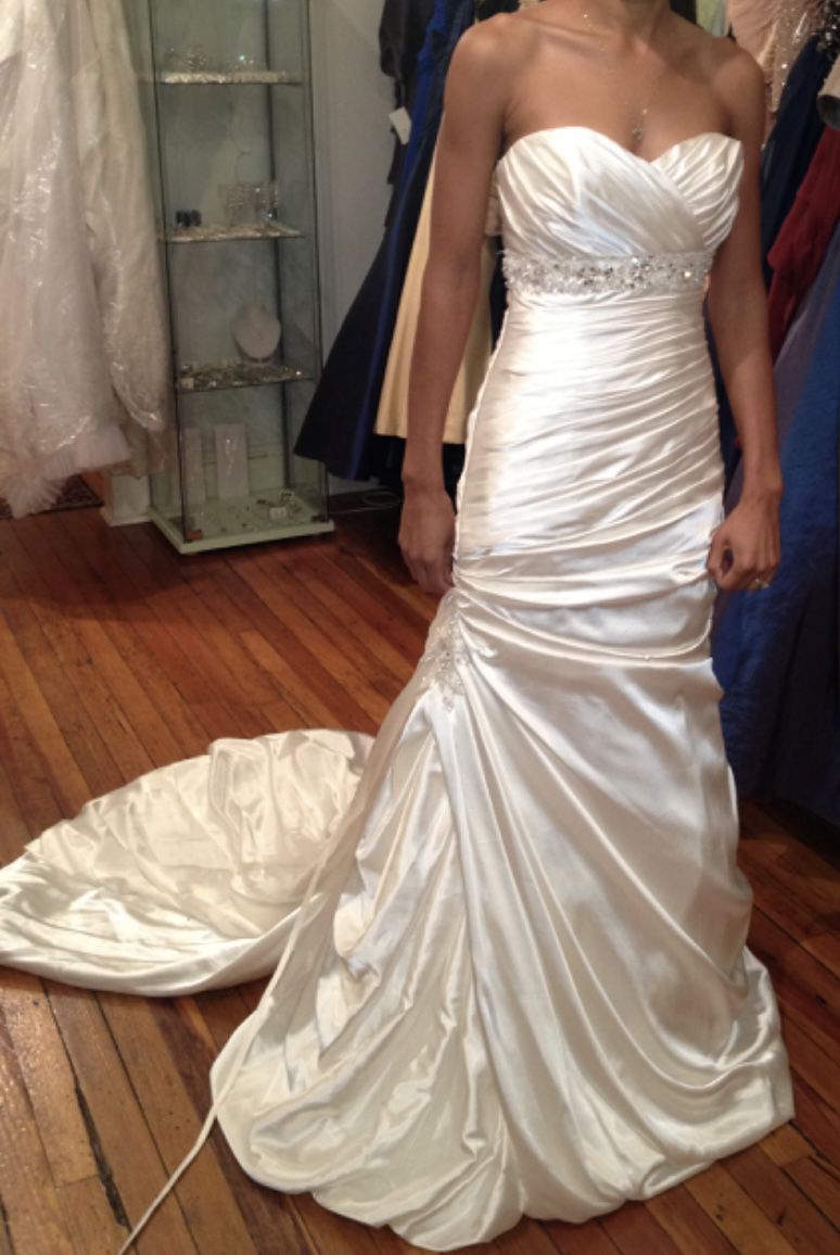 Demetrios Strapless Wedding Dress (size 2)!