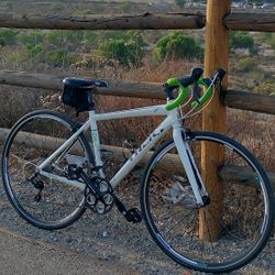 Women’s Road Bike - Trek Lexa S