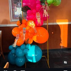 Free Party Balloon Decor