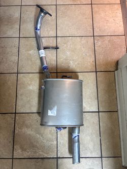 Car Muffler with Exhaust Pipe
