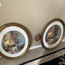 Set of 2 Floral Prints In Oval Frame 