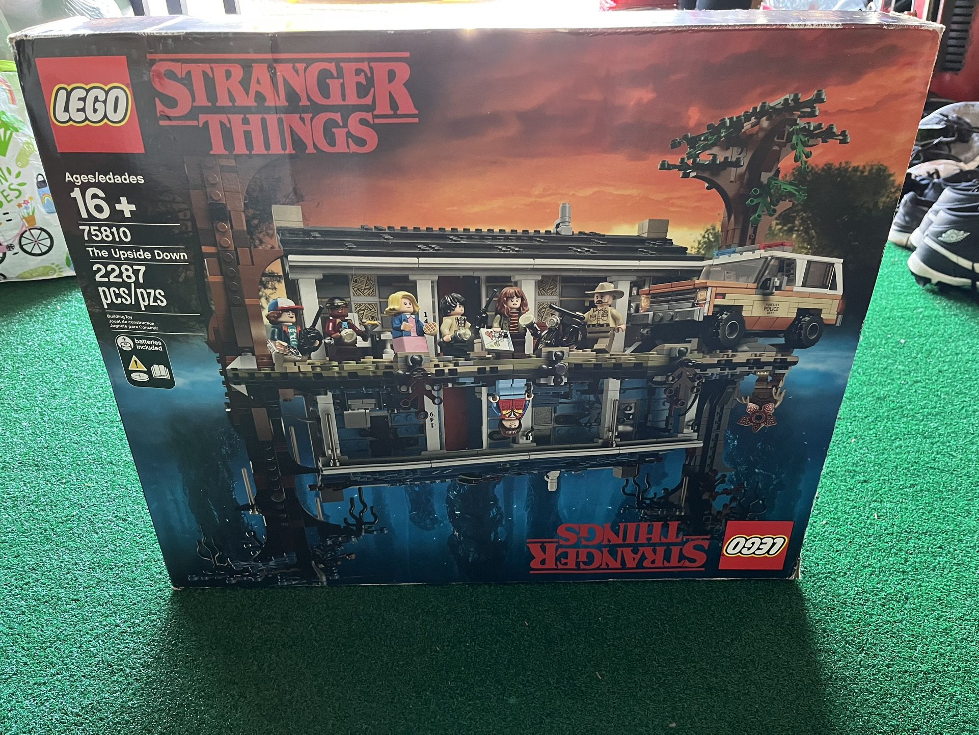 75810 Lego The Upside Down