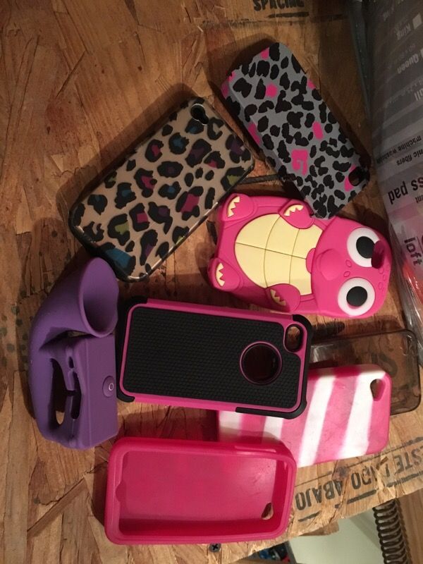iPhone 4/4s cases and speaker