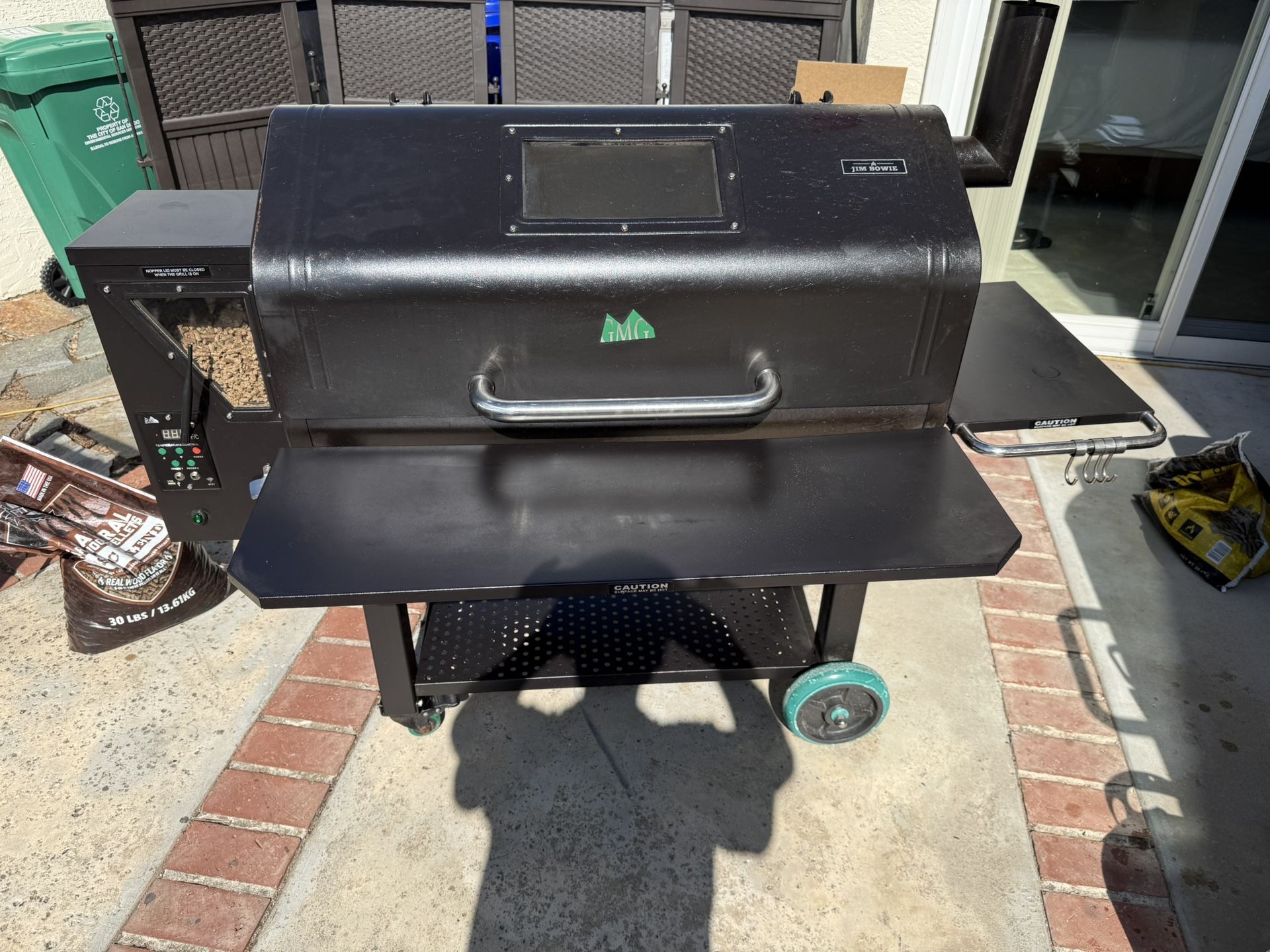 Jim Bowie Prime 2.0 Green Mountain Grills Costco Edition Pellet Smoker Grill