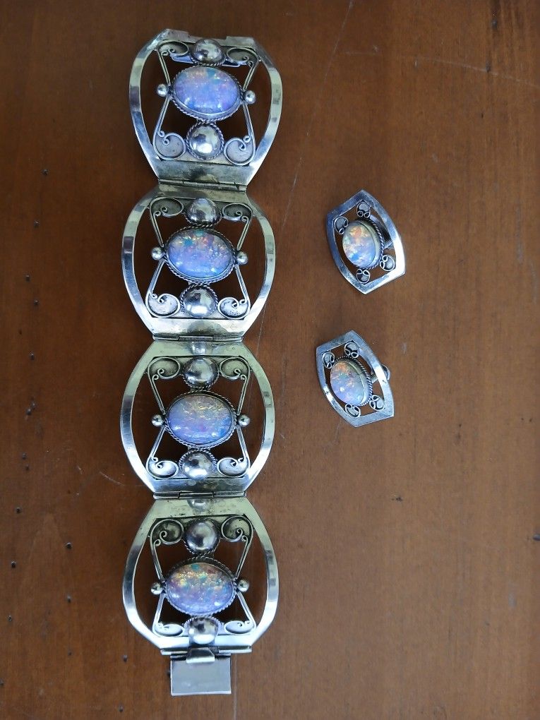Vintage Sterling Silver Bracelet And Earing Set