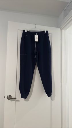 NEW Large FIGS navy  Woman’s   Zamora scrub pants