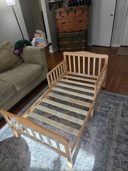 Free 50in Toddler bed  , link in desc