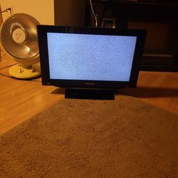 It's A 26-in Panasonic Flat Screen TV With Remote Control Or Best Offer
