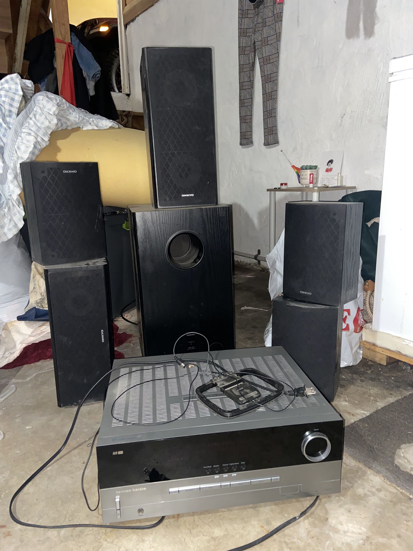 Onkyo speakers and harman/kardon AVR 140 Receiver