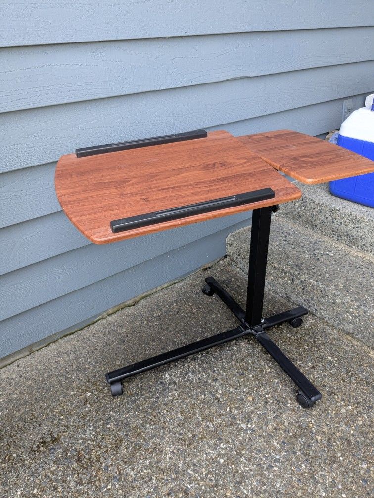 Adjustable Side Table 