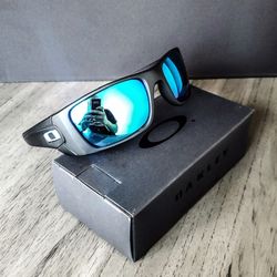 New Oakleys  Box, Pouch Cloth All Included