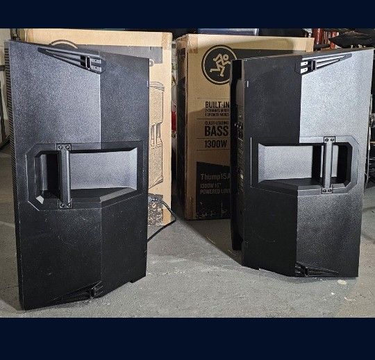 THUMP 15A Powered Speaker