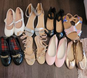 Girls' shoes 20 pairs. (sizes 2 1/2, 3, 3 1/2 )  All $5 each
