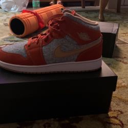 Air Jordan 1 Mids Se