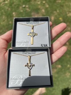 women’s gold necklaces