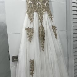 White And Gold Dress Size 1