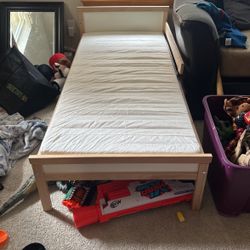 TODDLER BED 