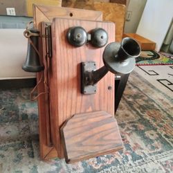 Wall phone 1900 antique