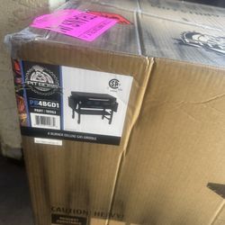 Pit Boss 4 Burner Deluxe Gas Griddle 