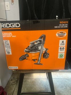RIDGID 4 Gallon Portable Wet/Dry Shop Vacuum