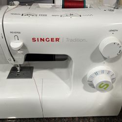 CLASSIC YET HARDLY USED STINGER SEWING MACHINE! 