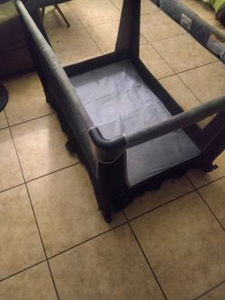 $50 Baby Trend crib
