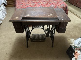 Vintage Singer Sewing Machine