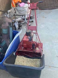 McLane Painted Red Push Lawn Mower with Catcher