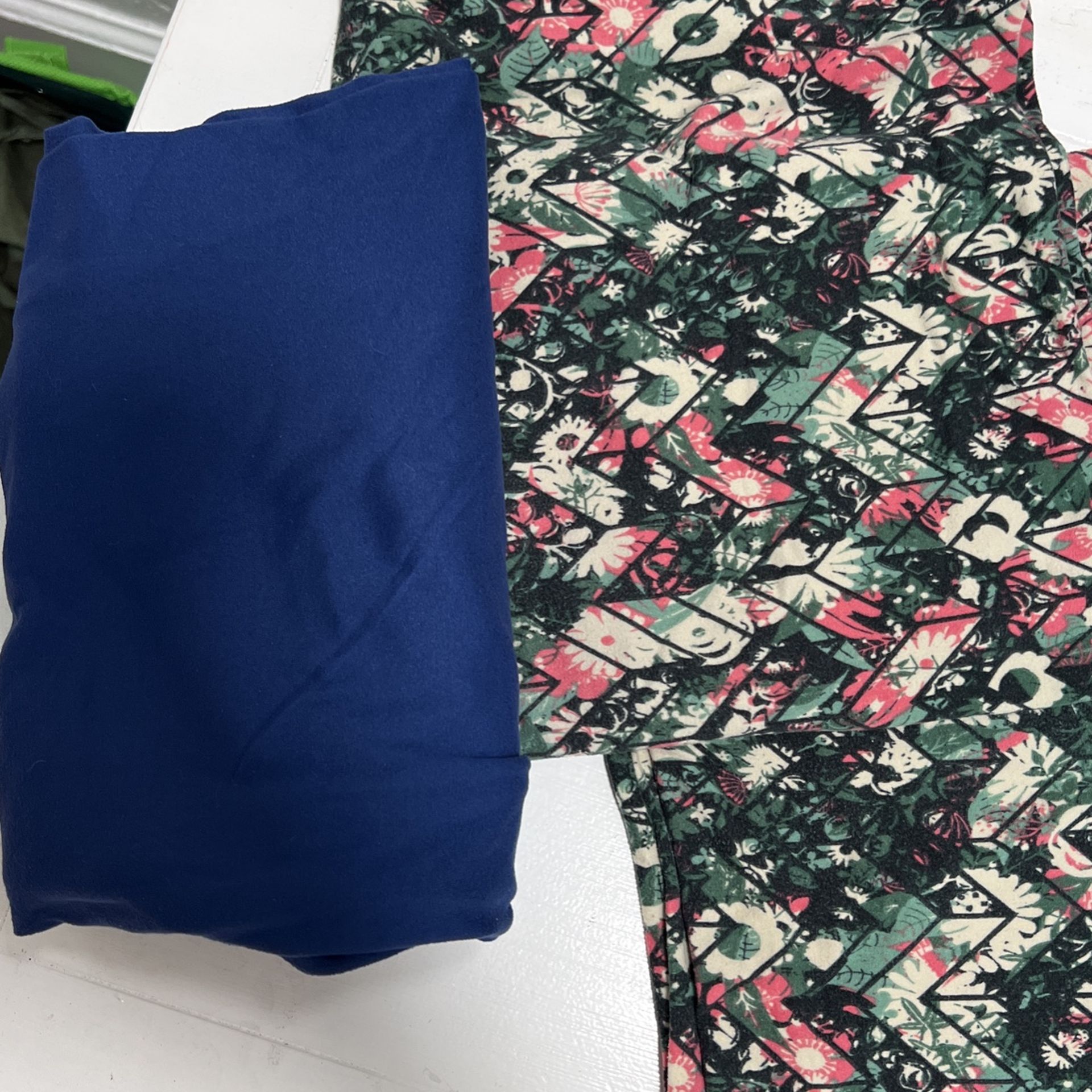 Lularoe leggings (TC) (2 Pairs)